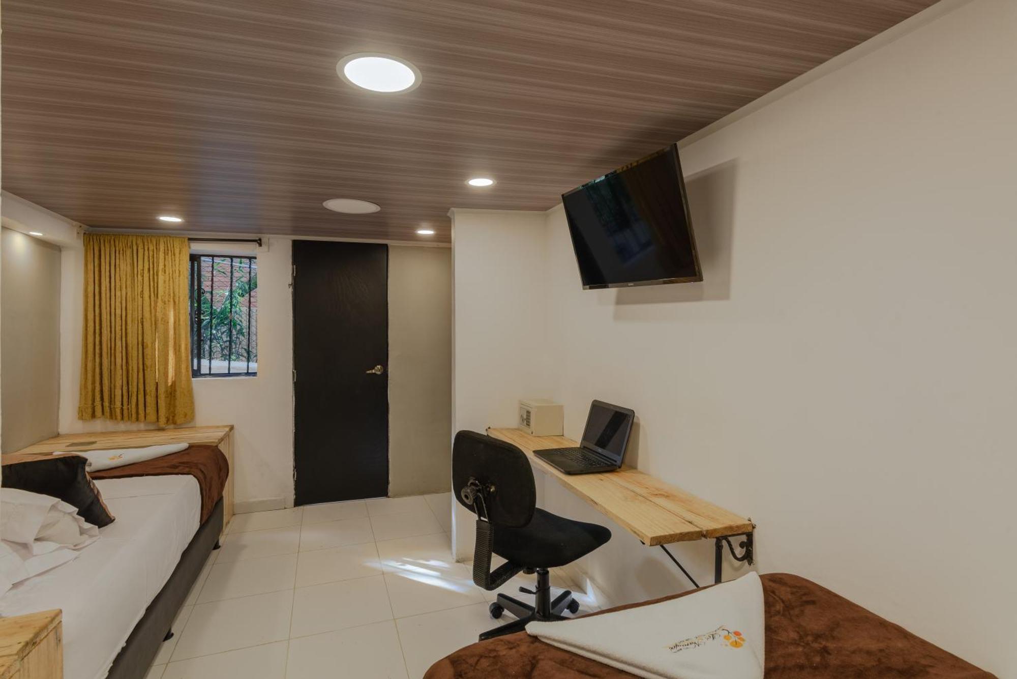 Casa Los Naranjos Hostal Medellin Luaran gambar