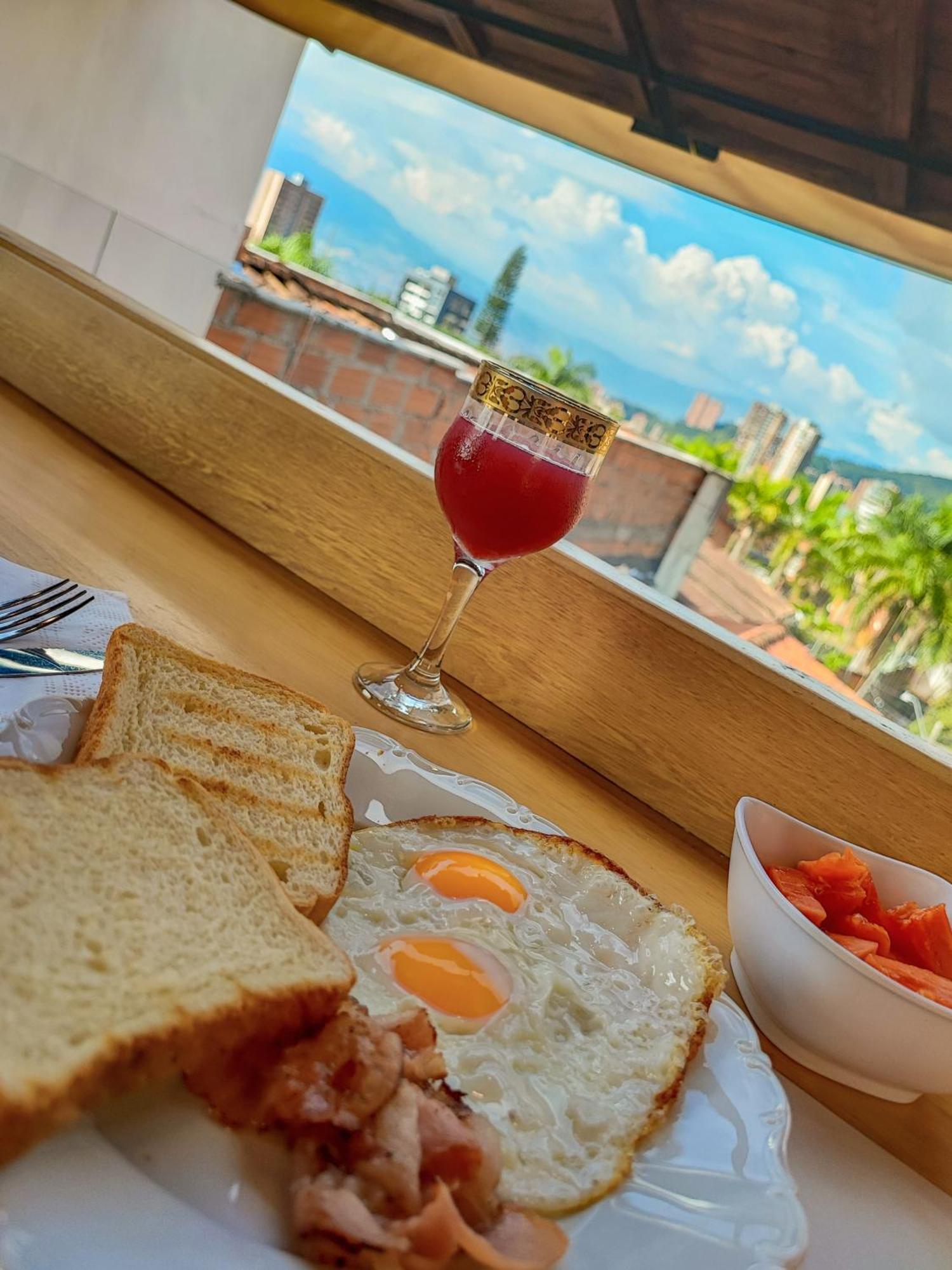 Casa Los Naranjos Hostal Medellin Luaran gambar